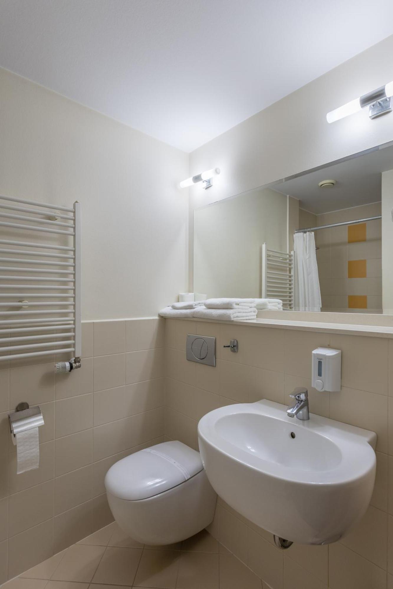 Hotel Orange Пжезмерово Экстерьер фото