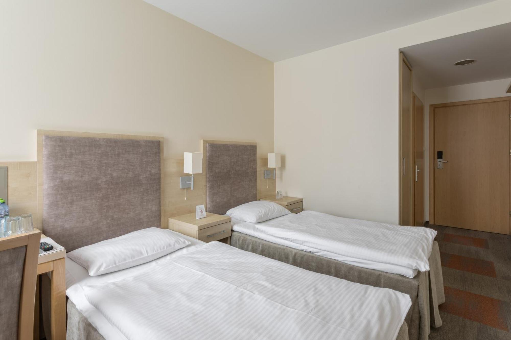 Hotel Orange Пжезмерово Экстерьер фото